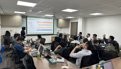 圖二：工研院團隊向業者說明計畫注意事項及線上申請程序